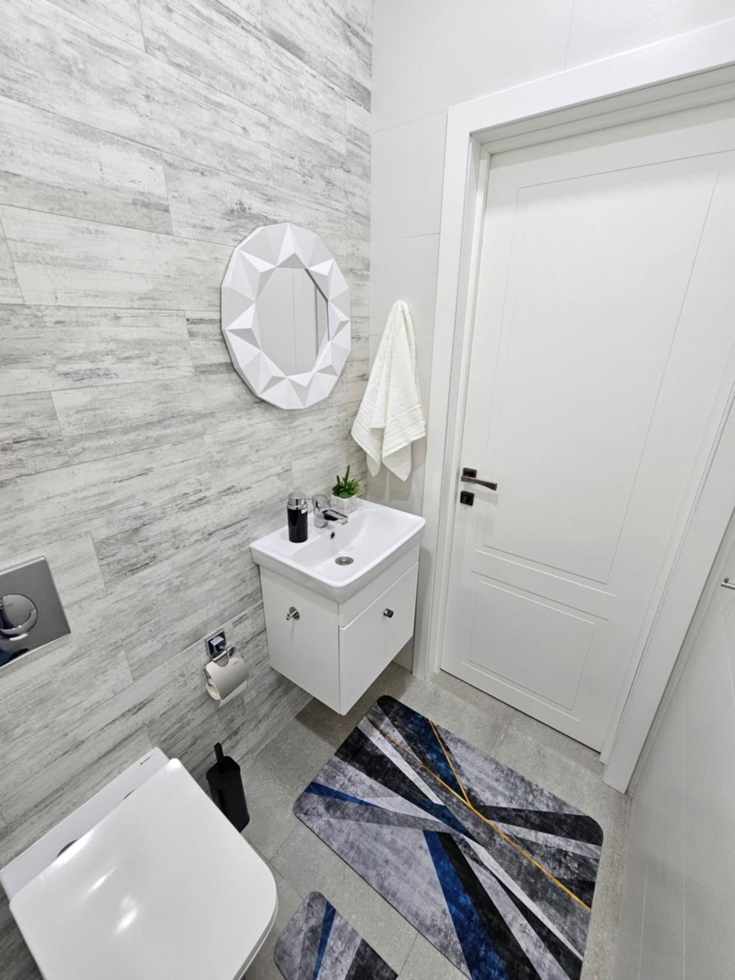 3 Room Gagarin Park Residential Complex Near Mega Shopping Mall アルマトイ エクステリア 写真